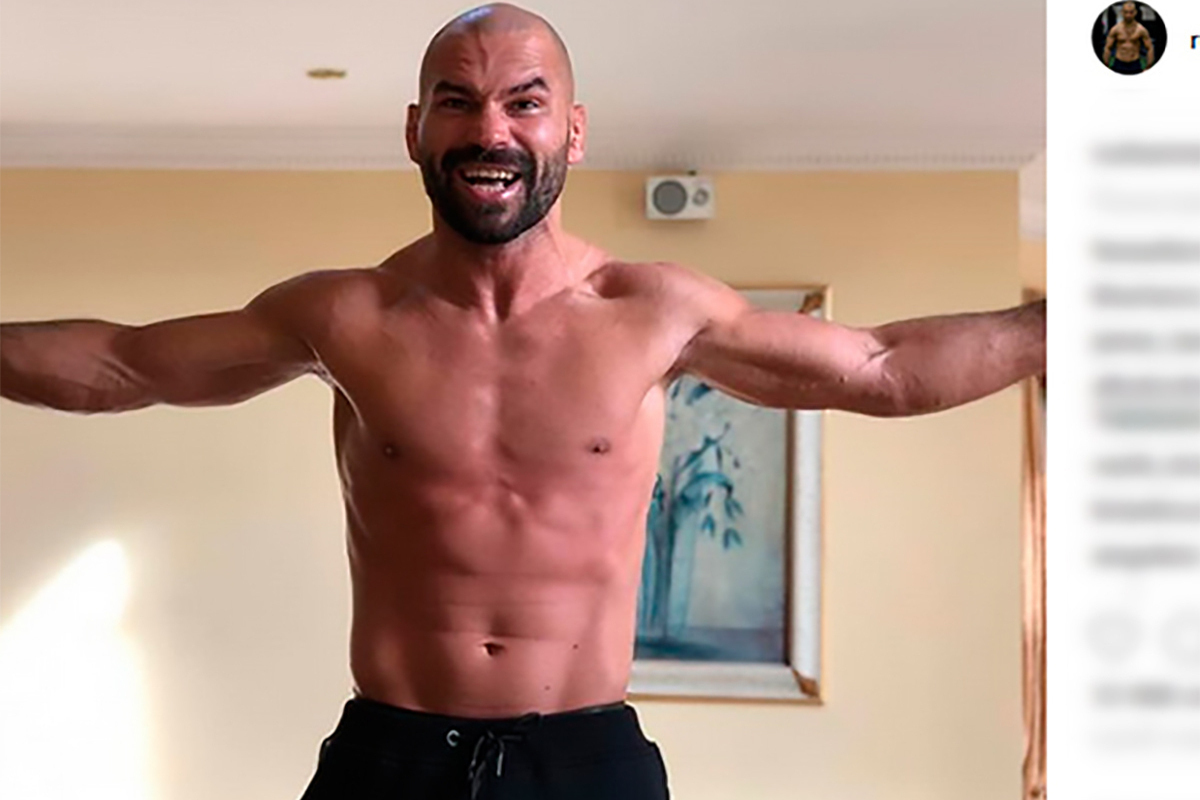 Лобов из-за повреждения снялся с боя против Тухугова