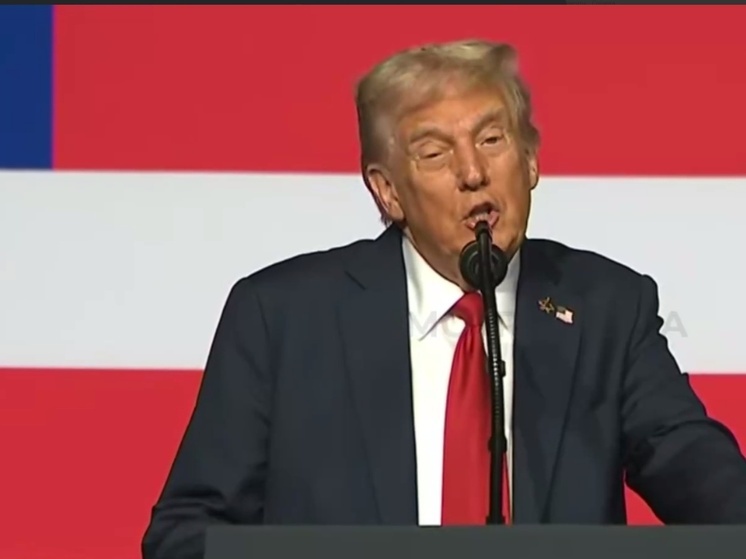 Трамп пообещал выделить на нужды ВС США триллион долларов