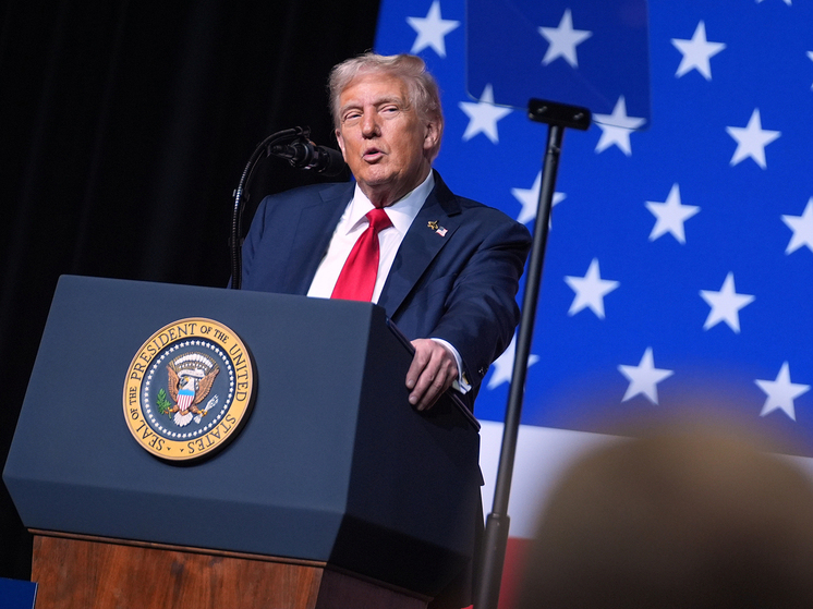 Президент США Дональд Трамп совершил 30 сентября рабочую поездку на базу морской пехоты в Куантико (штат Вирджиния, США), где примет участие в экстренном и беспрецедентном по масштабам совещании высшего военного руководства страны