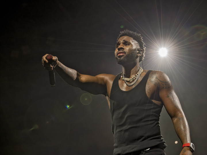 Jason Derulo performing on stage
