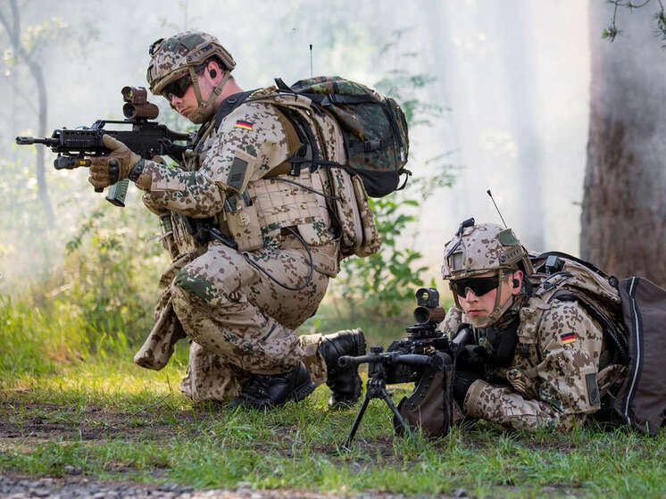 Макгрегор: Макрон, Мерц и Стармер угрожают России из страха потерять власть