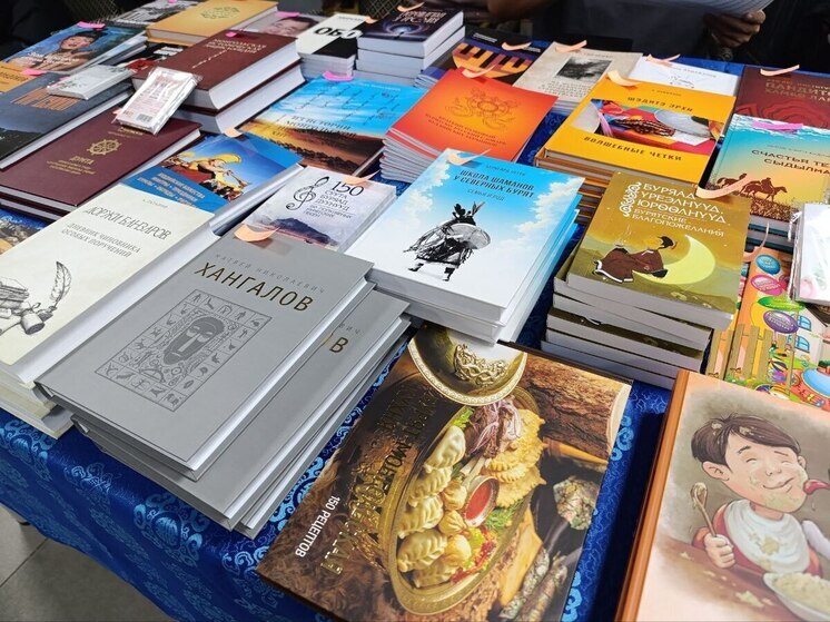 В столице Бурятии завершился юбилейный XXX Книжный салон. В течение двух дней, 26-27 сентября, в Национальной библиотеке Бурятии прошло множество мероприятий. 