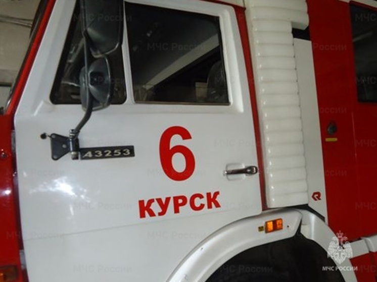 Пожар в Курске повредил автомобиль на Призаводской улице