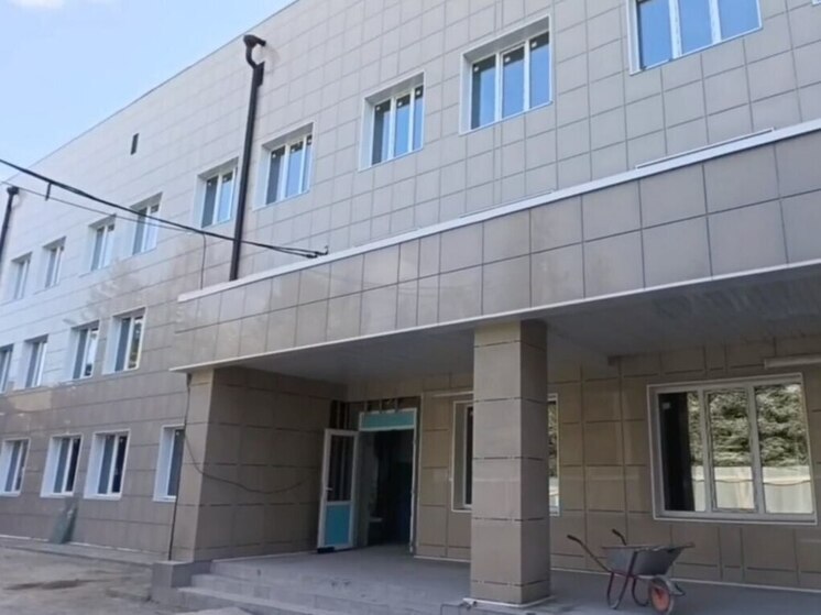 Власти рассказали о ходе ремонта Тельмановской ЦРБ