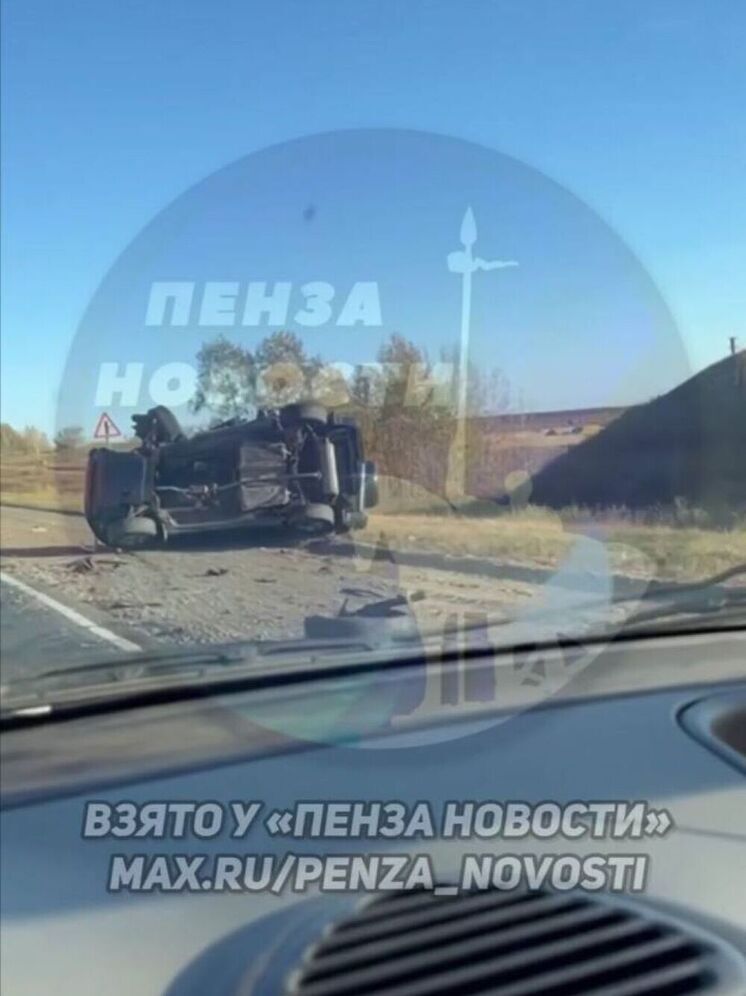 Иномарка перевернулась после жесткого ДТП на трассе под Богословкой