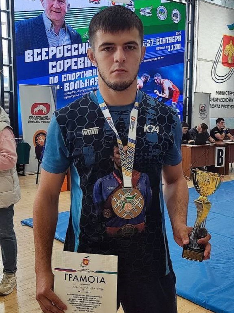 Спортсмен из ЛНР завоевал бронзу на Всероссийских соревнованиях по вольной борьбе