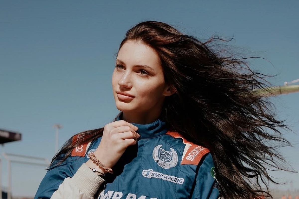 Автогонщица подвела итоги сентября