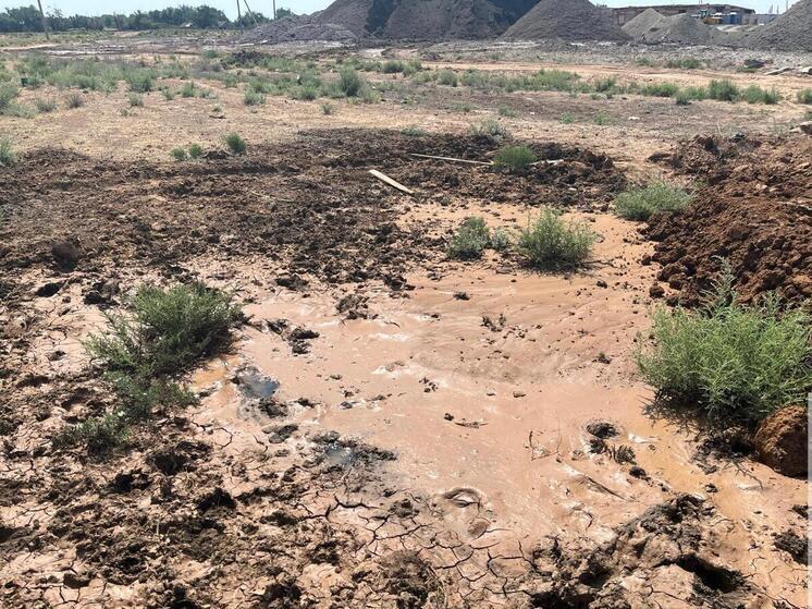 В Астраханской области коммунальщики залили почву фекалиями на 1,8 млн рублей
