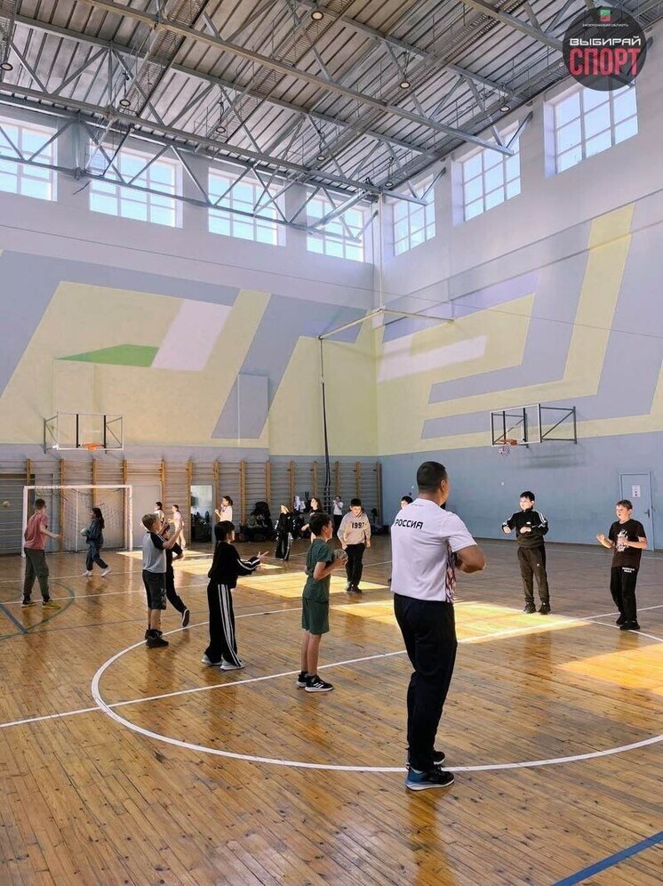 В Мелитополе прошел увлекательный мастер-класс по гандболу для запорожских школьников