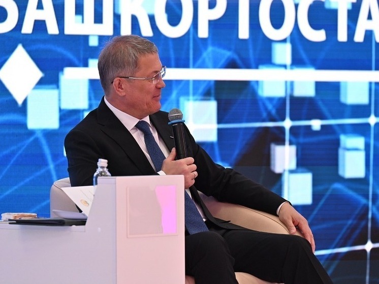 Глава Башкирии рассказал политологам, кого считает контрэлитами в республике