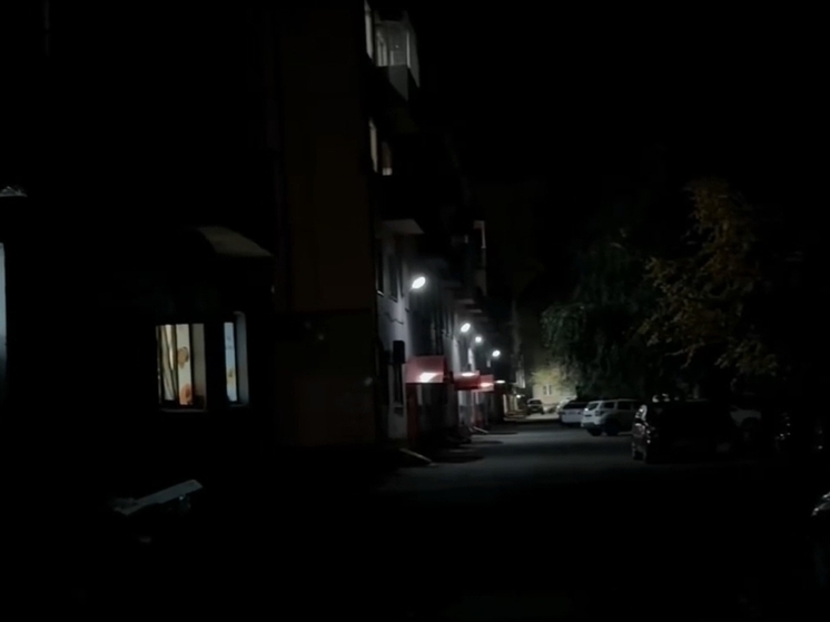 Жители Абакана пожаловались на погрузившийся во мрак центр города