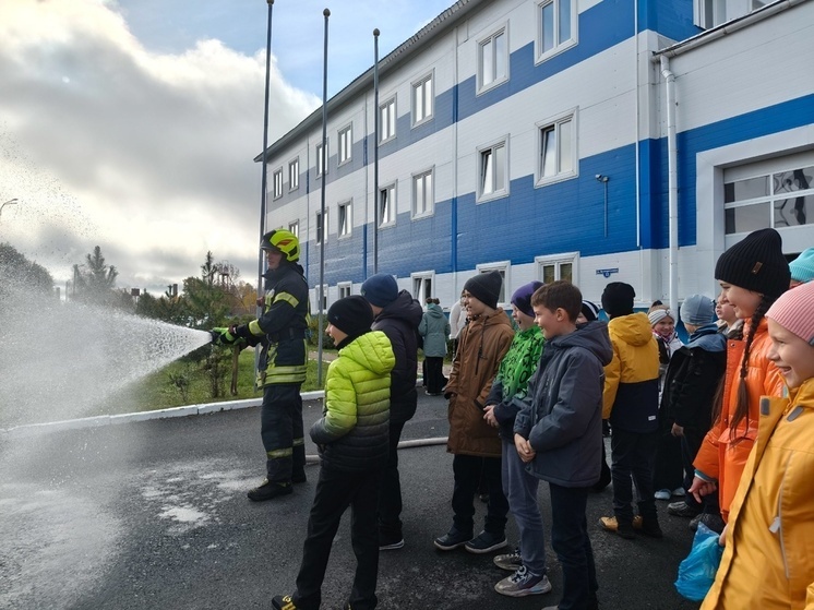 В Специальной пожарной части № 4 Мирного прошёл День открытых дверей