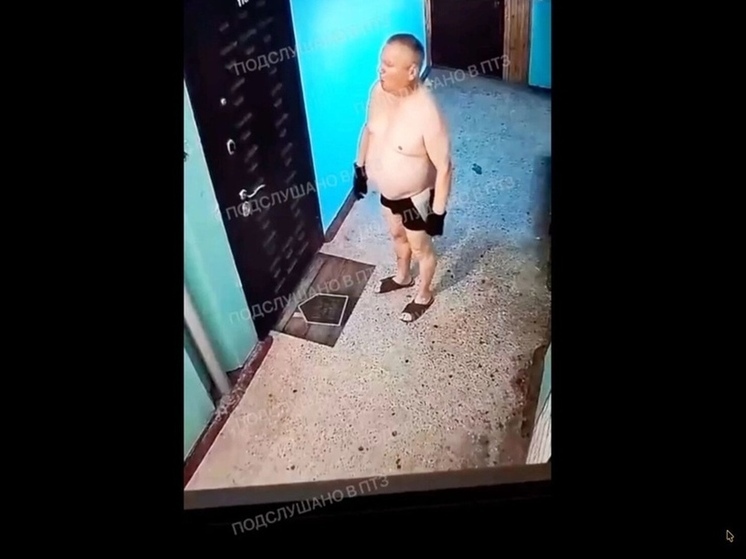 На Древлянке неадекватный мужчина с ножом в нижнем белье нападает на соседские квартиры и угрожает жильцам