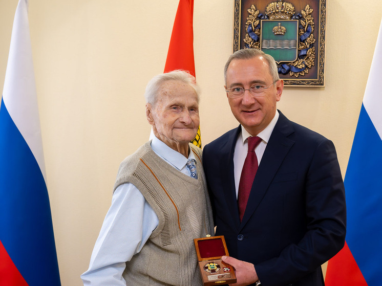 Калужский губернатор поздравил ветерана ВОВ со 100-летием