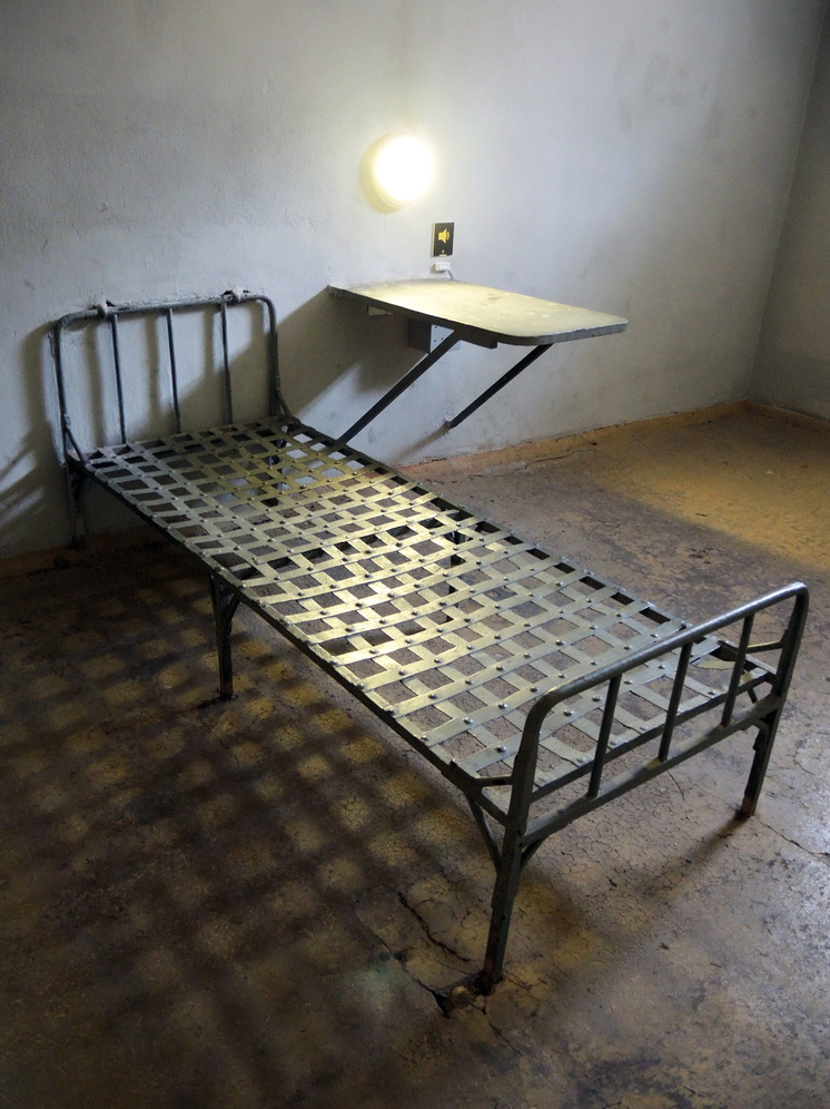 В Петербурге осудили мужчину, изнасиловавших трех несовершеннолетних