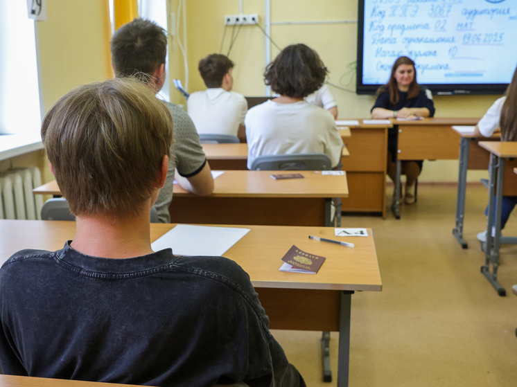 Учитель Снегуров: перенос школьных уроков на 09:00 не избавит учеников от усталости