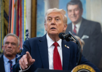 Президент США Дональд Трамп и новый министр обороны Пит Хегсет провели масштабное и чрезвычайное собрание с высшим генералитетом страны на базе морской пехоты в Куантико (штат Вирджиния, США), объявив о начале идеологического разворота и глубоких реформ в американских вооруженных силах