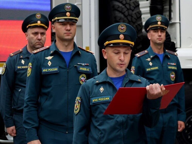 Сотрудники МЧС России в Запорожской области приняли присягу в День воссоединения