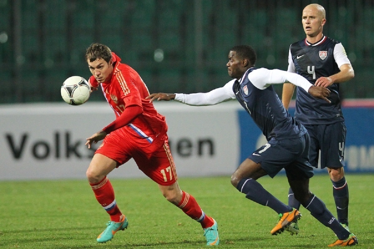 Нету шайбы, давай мяч: дядя Сэм зовет играть