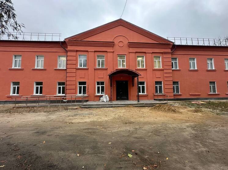 В калужском Кирове радуются обновлённому фасаду школы искусств