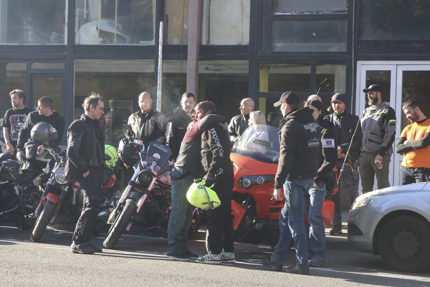 Мотоциклисты у суда