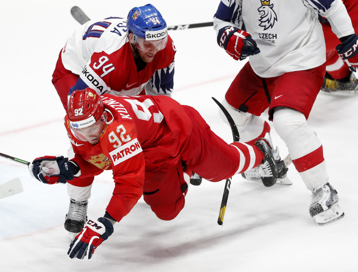 Экс-партнер Овечкина Евгений Кузнецов попробует найти себя в «Металлурге»