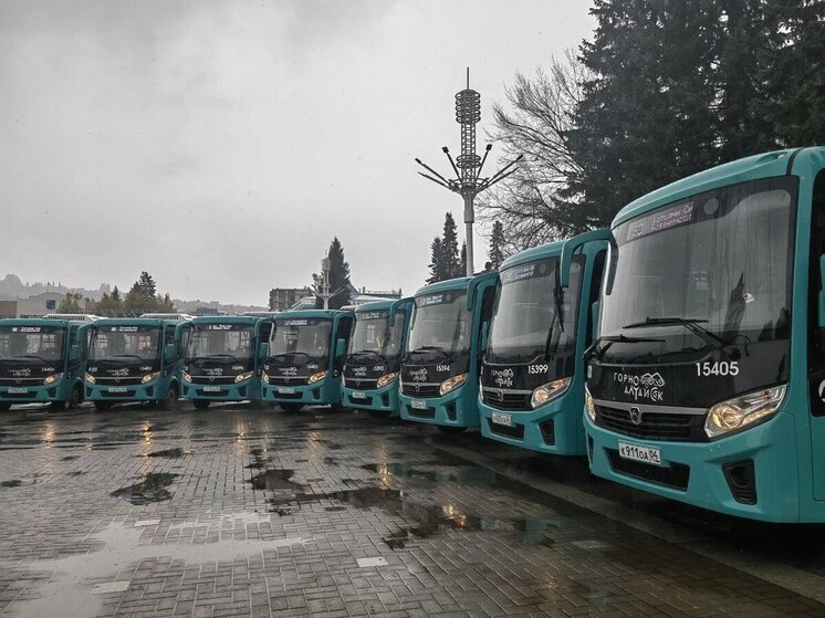 В Горно-Алтайске 2 октября на линию вышли 28 новых бирюзовых автобусов