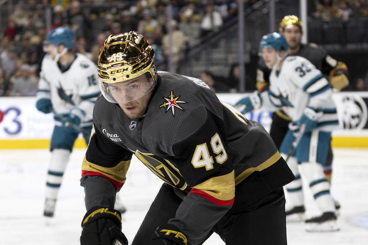 Передача Барбашёва помогла «Вегасу» обыграть «Колорадо»