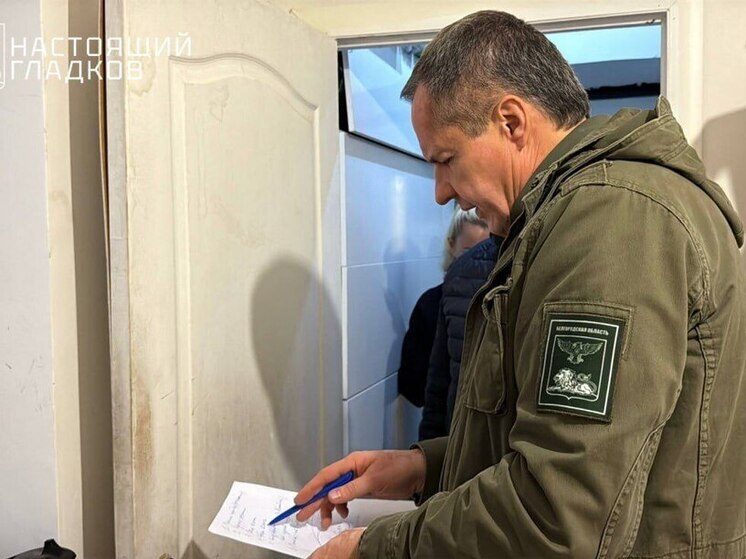 Вячеслав Гладков проверил ход восстановления поврежденных домов в Шебекино