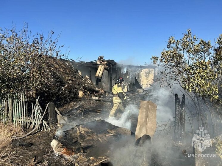 На пожаре в частном доме под Саратовом погибла пенсионерка