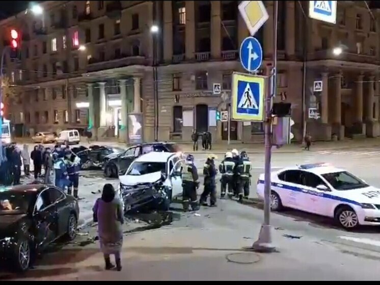 Устроившего крупное ДТП с пятью авто петербуржца отправили в колонию-поселение