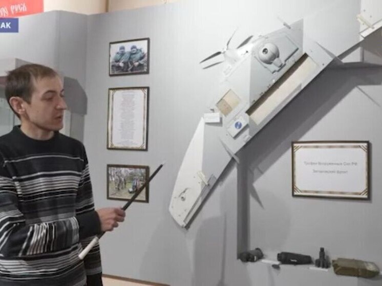 В Токмакском краеведческом музее открылась выставка, посвященная специальной военной операции