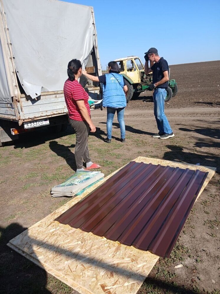 Жителям села Новоукраинка доставили стройматериалы