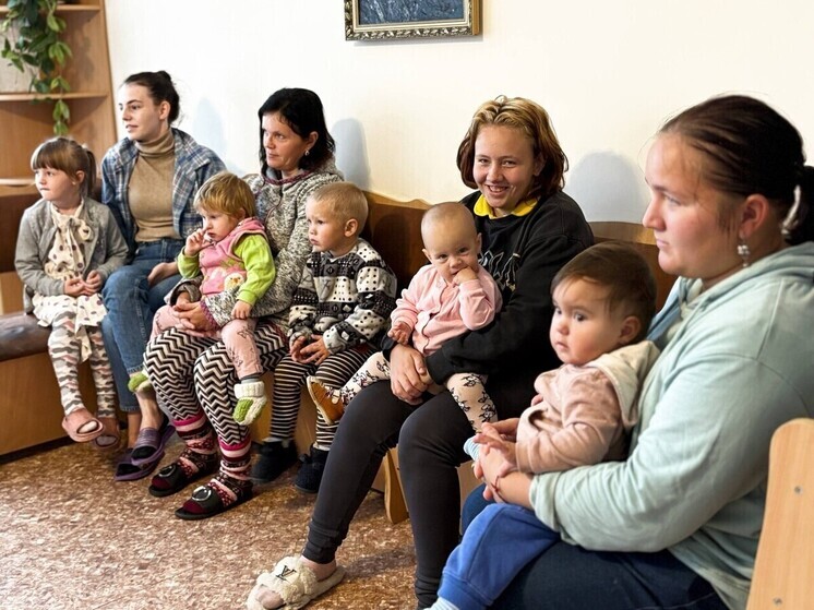 «Офицеры России» привезли подарки для детей из Бердянска