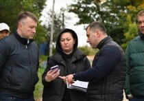Глава Городского округа Серпухов Алексей Шимко совершил рабочий выезд в деревню Шепилово, жители которой жаловались на неприятный запах от местной птицефабрики