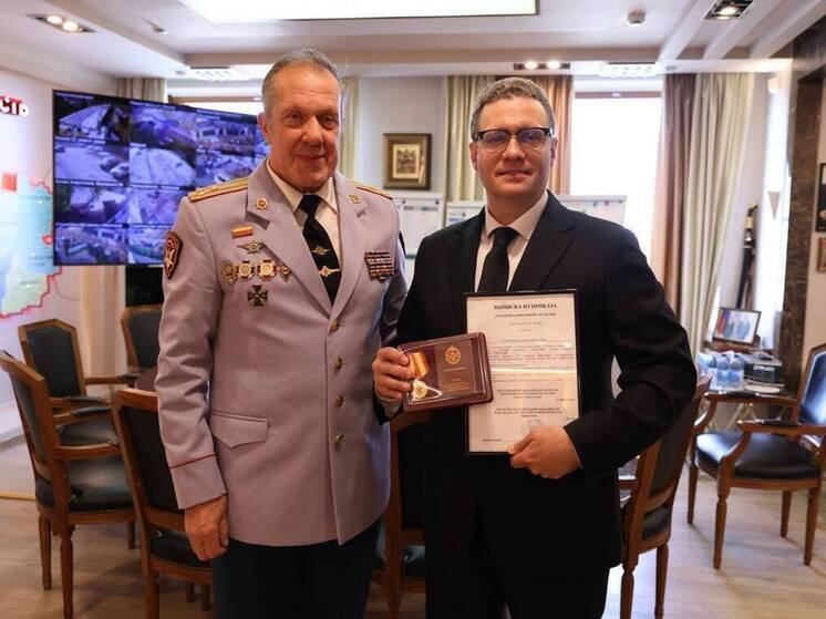 Главе Вологодчины Георгию Филимонову вручили медаль за помощь фронту