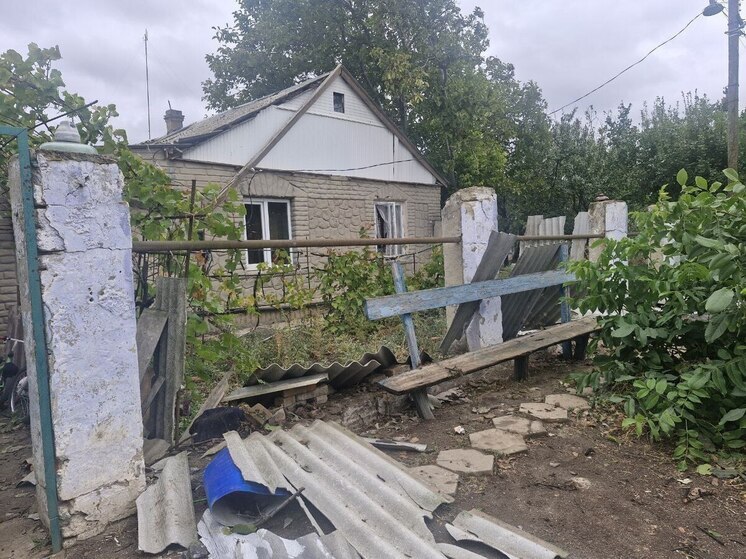 В Новой Каховке в результате атак ВСУ поврежден многоквартирный дом
