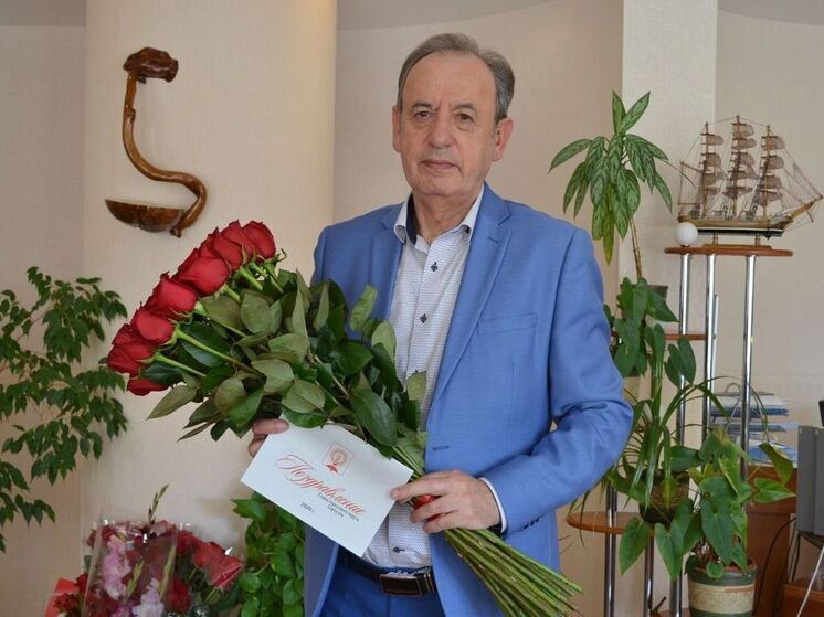 Народный учитель России Александр Лысиков рассказал о дуальном обучении, зачем студентам бизнес и почему он запретил ставить двойки