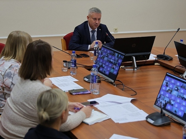 К концу 2025 года в Архангельской области заработают службы «Дети в семье» на базе пяти социальных учреждений