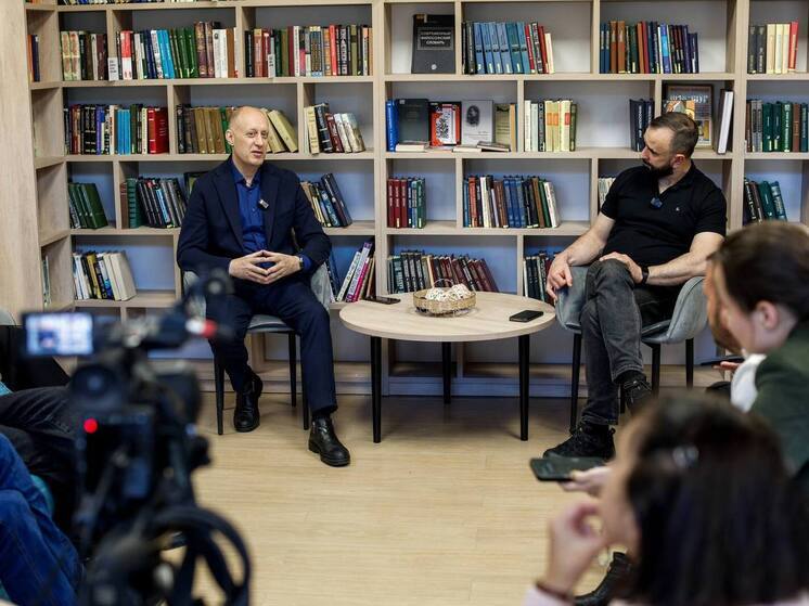 В рамках проекта «Большая редакция», который проводит медиахолдинг «Гранада Пресс» при поддержке челябинской городской библиотеки им