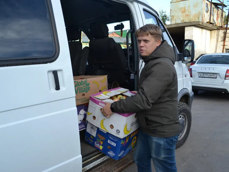 Орловцы отправили бойцам СВО 400 кг яблок и стройматериалы