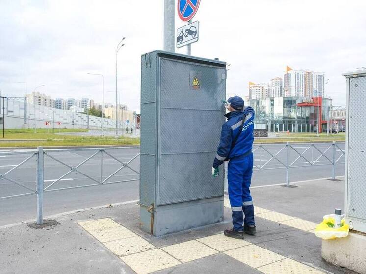 В Петербурге отмоют 7,5 тысяч элементов оборудования наружного освещения