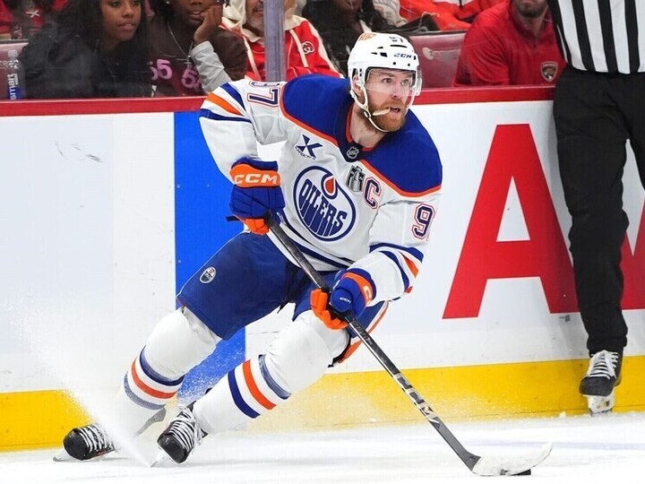 Капризова и Кучерова включили в десятку лучших игроков НХЛ: во вторую его половину