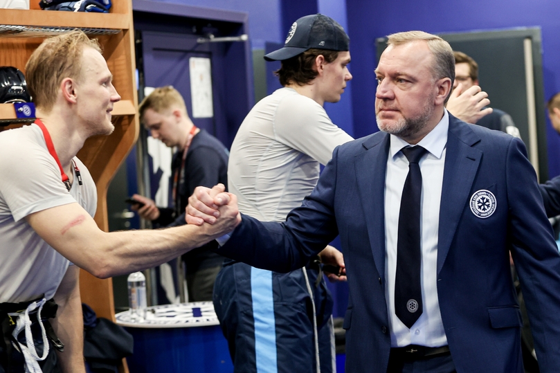 Вадима Епанчинцева, первым из реальных претендентов, в октябре отправили в отставку