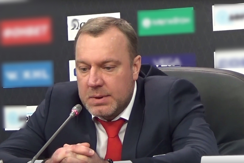 Вадима Епанчинцева, первым из реальных претендентов, в октябре отправили в отставку