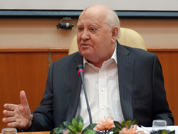 В Германии заявили об обмане Горбачева по расширению НАТО