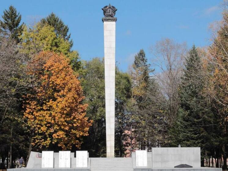 В Биробиджане завершили первый этап благоустройства сквера Победы