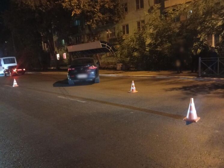 В Астрахани подросток попал под Мерседес, переходя дорогу на красный свет