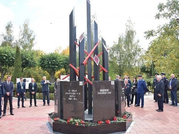 В Орле открыли мемориальную стелу в честь военных побед России