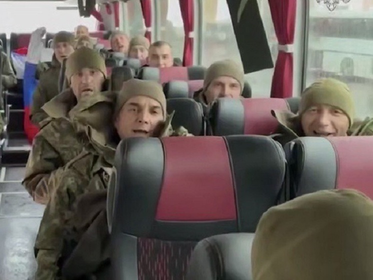 Четыре нижегородца вернулись из украинского плена домой